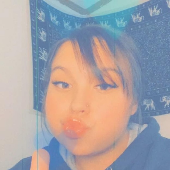 Meet your Posher, Davlyn - Picture 1 of 1